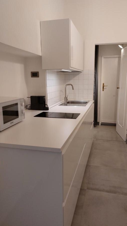 Renai Flat * Florenz